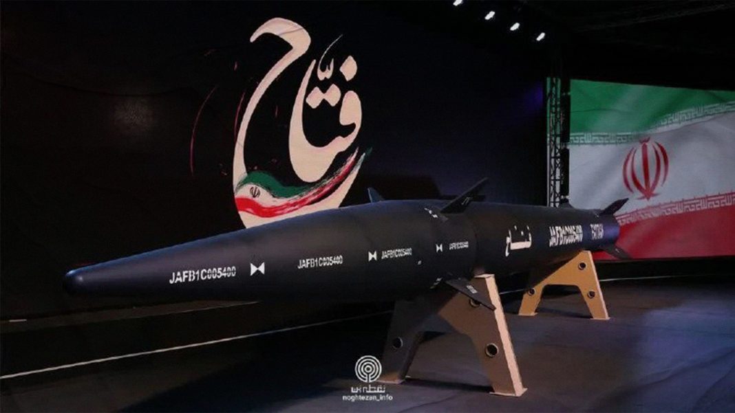Irán exhibe su primer misil hipersónico Fattah