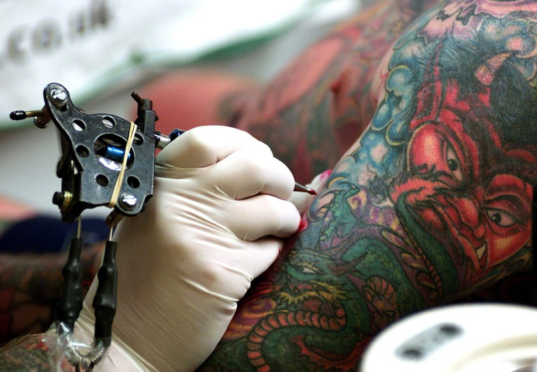 tinta tatuajes riesgos salud