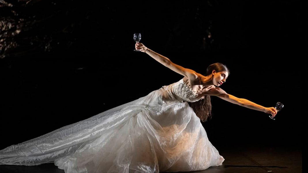 “Traviata” danza contemporánea