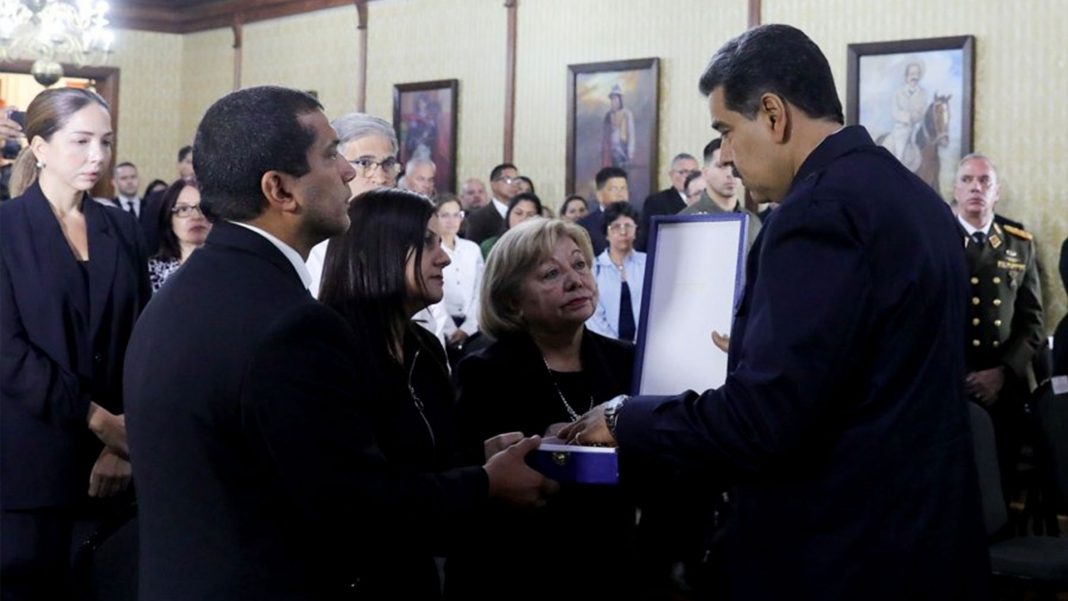 Maduro Orden Libertadores y Libertadoras de Venezuela Luis Acuña