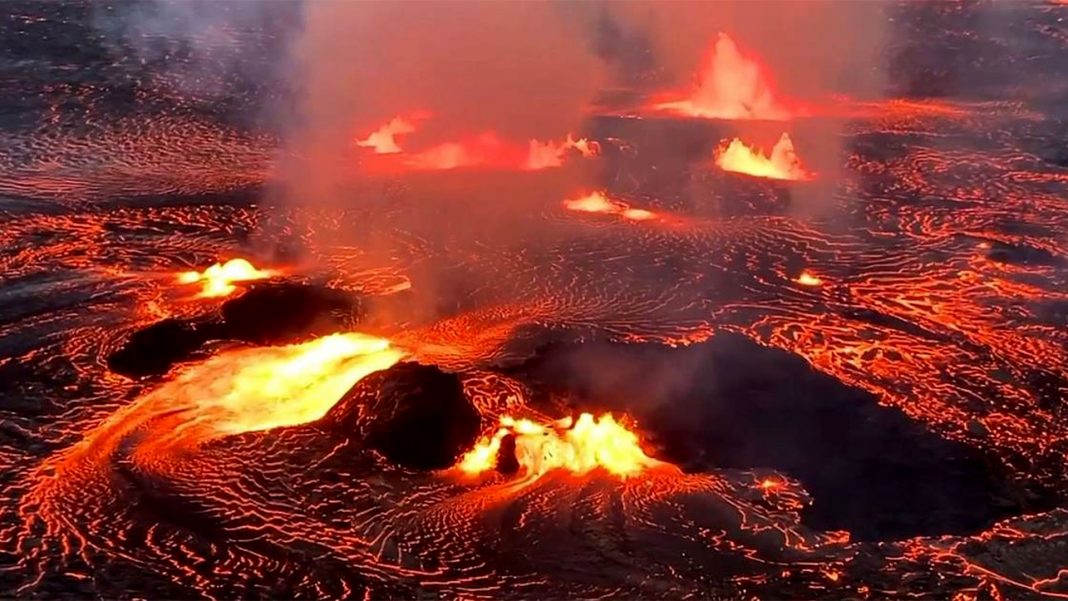 Volcán Kilauea entra en erupción y deja a Hawái en alerta roja
