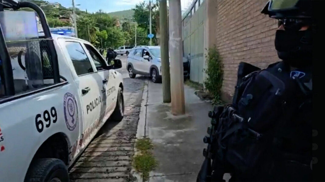 Asesinan 13 policías en una emboscada en Guerrero, México