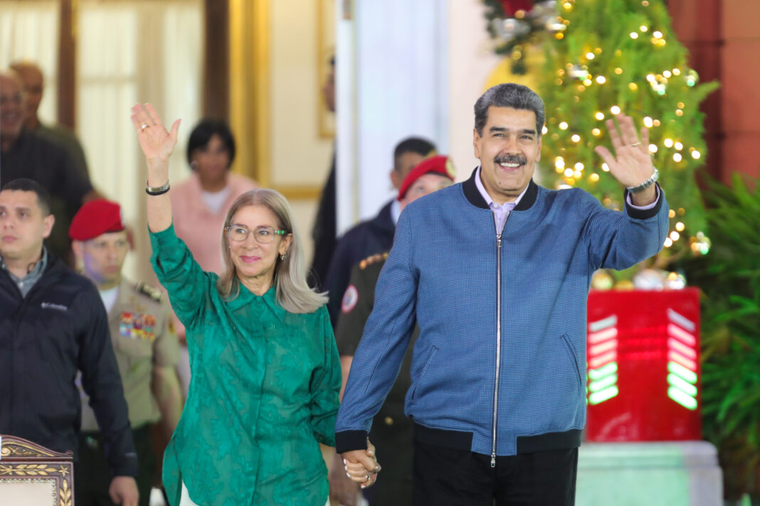 Maduro encendido luces Navidad 2023