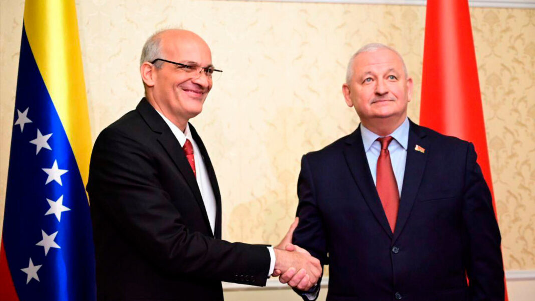 Venezuela y Belarús firmaron acuerdos
