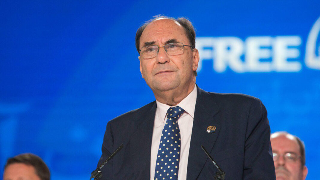 Político español Alejo Vidal-Quadras está estable tras atentado