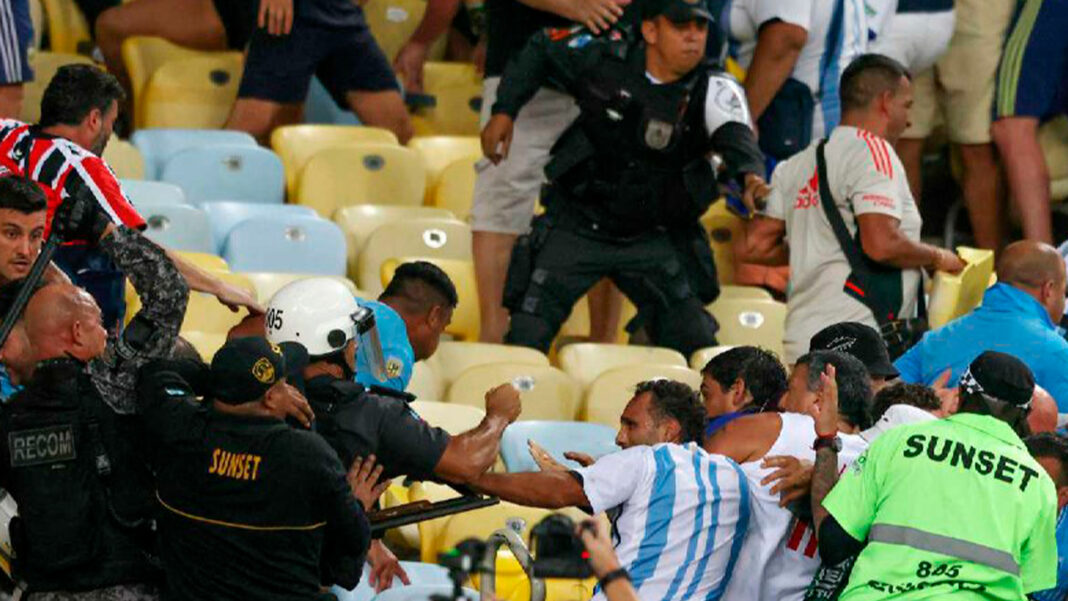 Policía brasileña hinchas argentinos