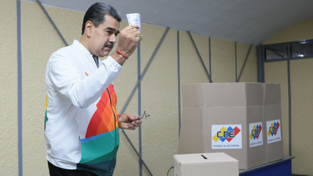 Nicolás Maduro voto referéndum