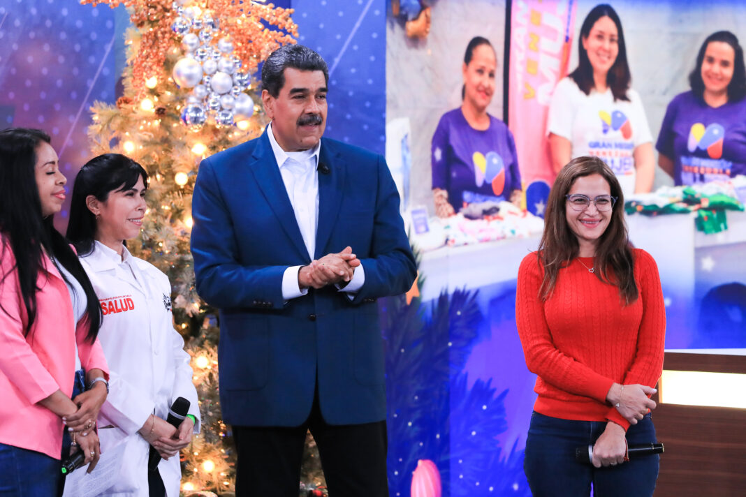 Maduro creditos mujeres