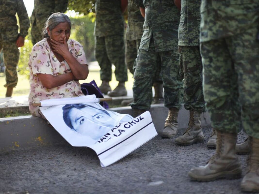 Detienen nuevamente a 8 militares por el caso de Ayotzinapa
