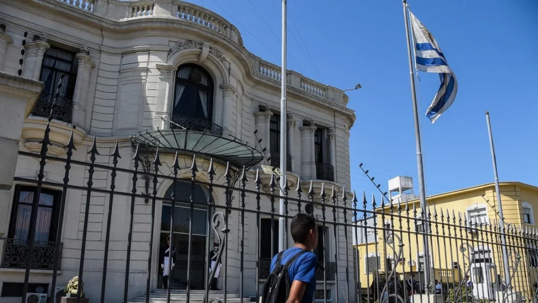 Uruguay trata venezolanos