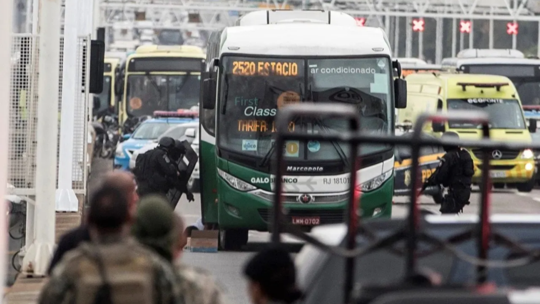 rehenes autobús pasajero Brasil