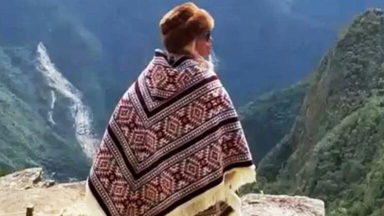 Karol G Machu Picchu inca