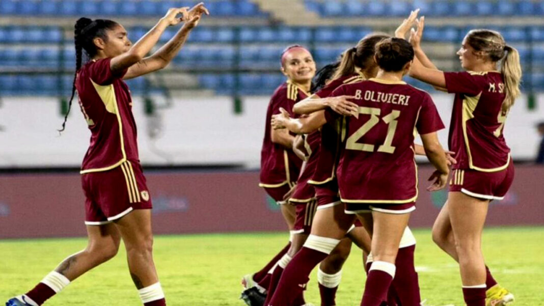 Vinotinto femenina Panamá