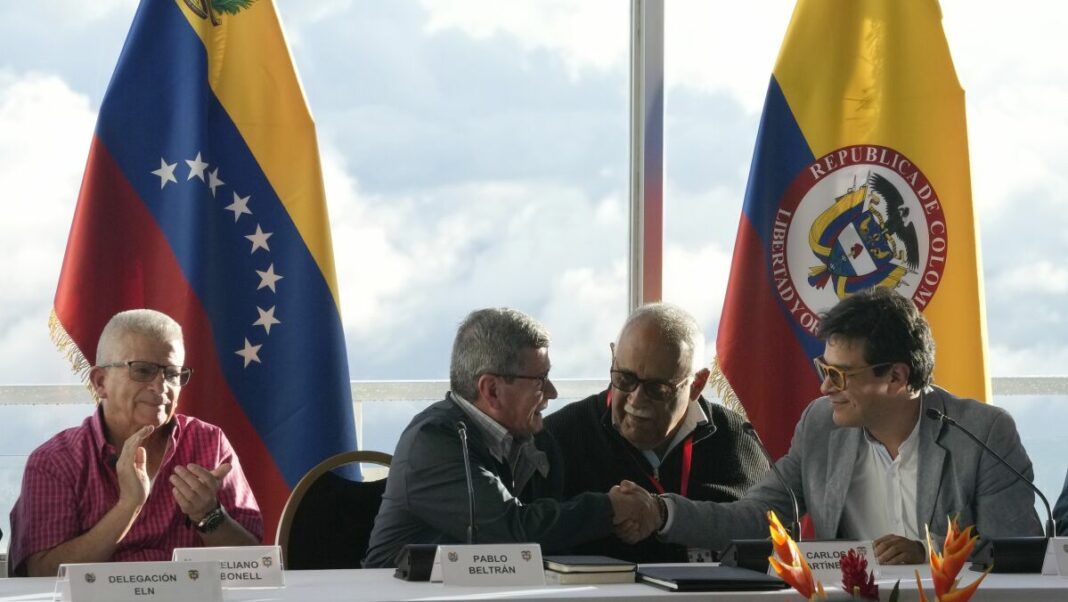 Gobierno de Colombia y Ejército de Liberación Nacional retoman reuniones en Caracas