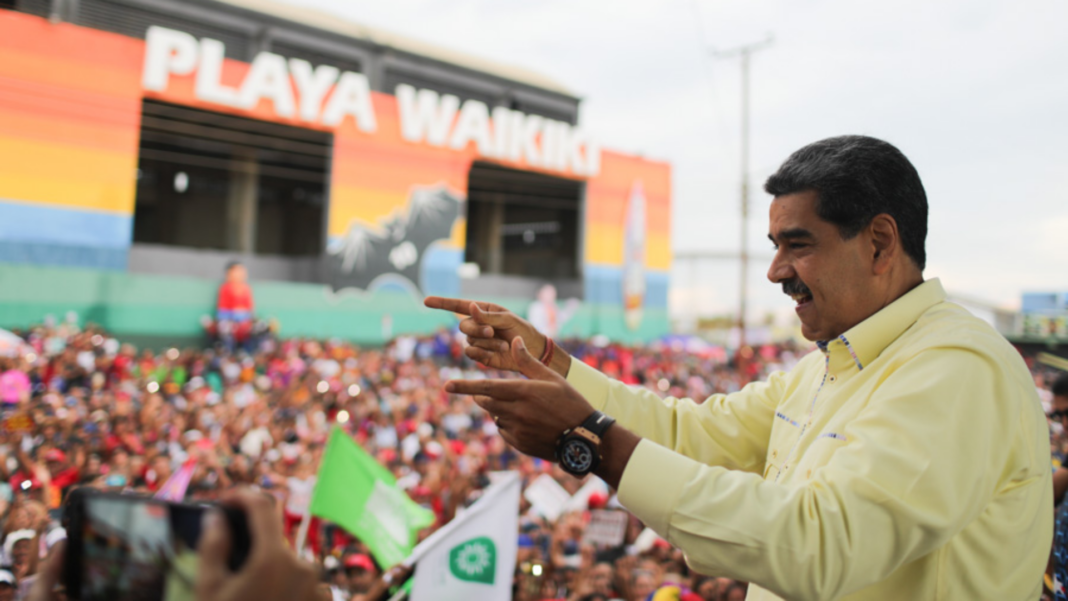 Nicolás Maduro Puerto Cabello Waikiki