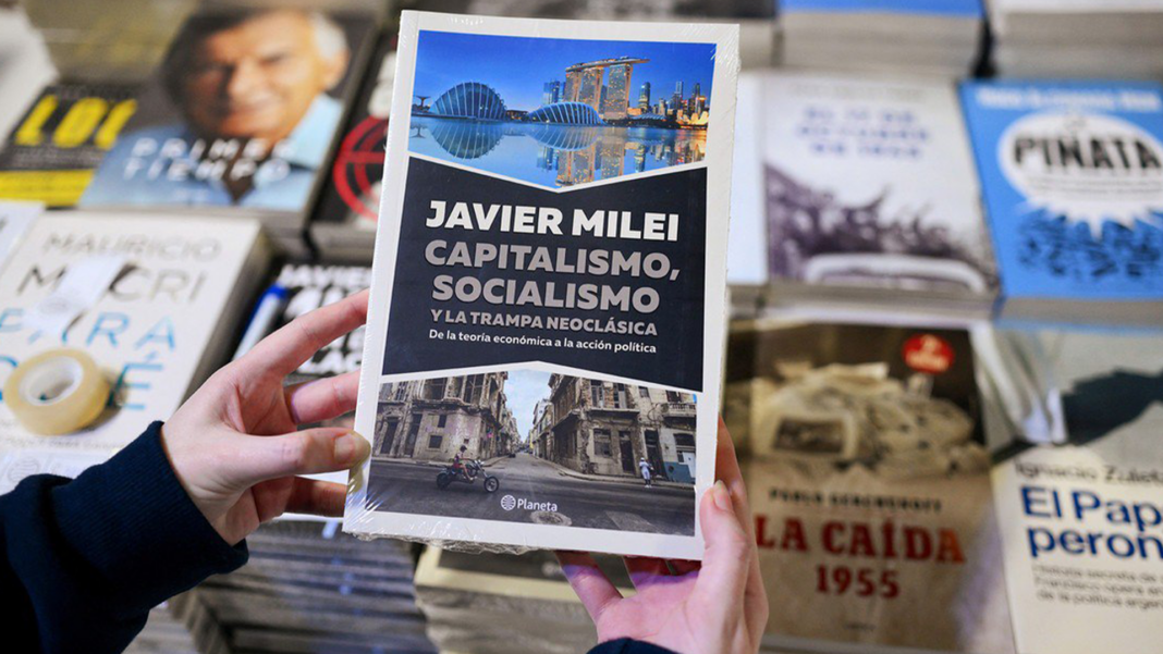 Denuncian plagio de Javier Milei en su nuevo libro
