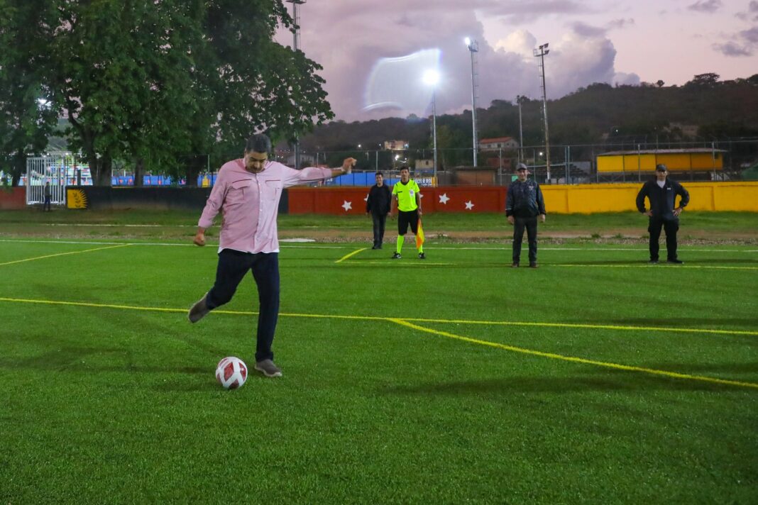 Charallave Maduro estadio Siervo de Jesús Granados