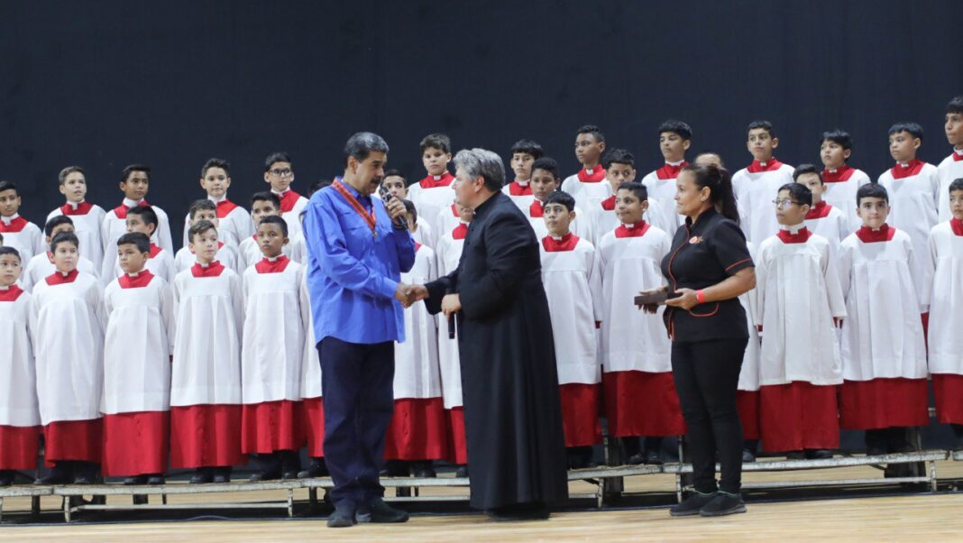 Maduro Teatro Escuela Niños Cantores Zulia