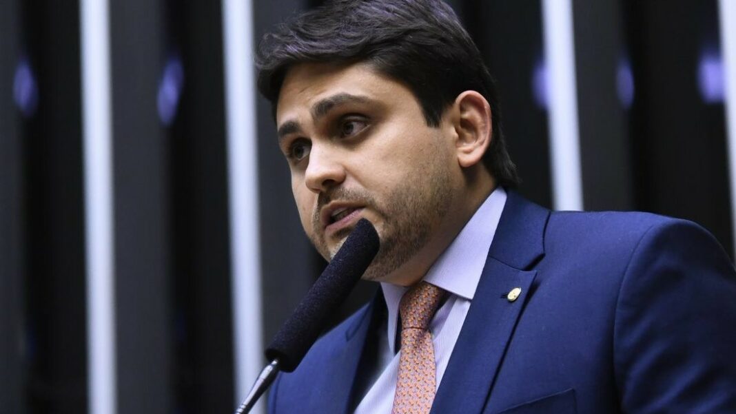 Acusan ministro Comunicaciones Brasil