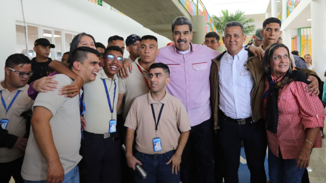 Nicolás Maduro centro de formación Zulia