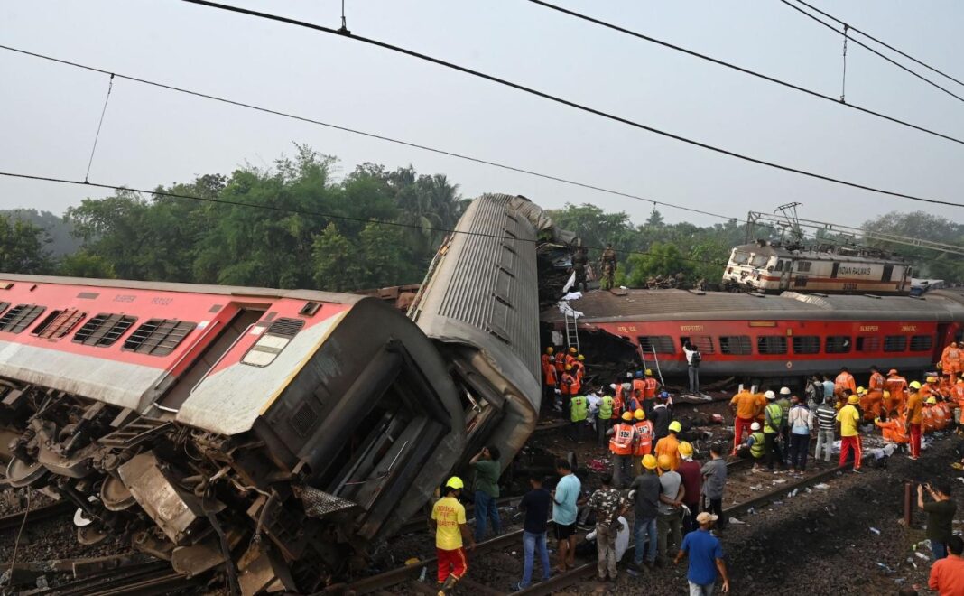 Choque trenes India muertos