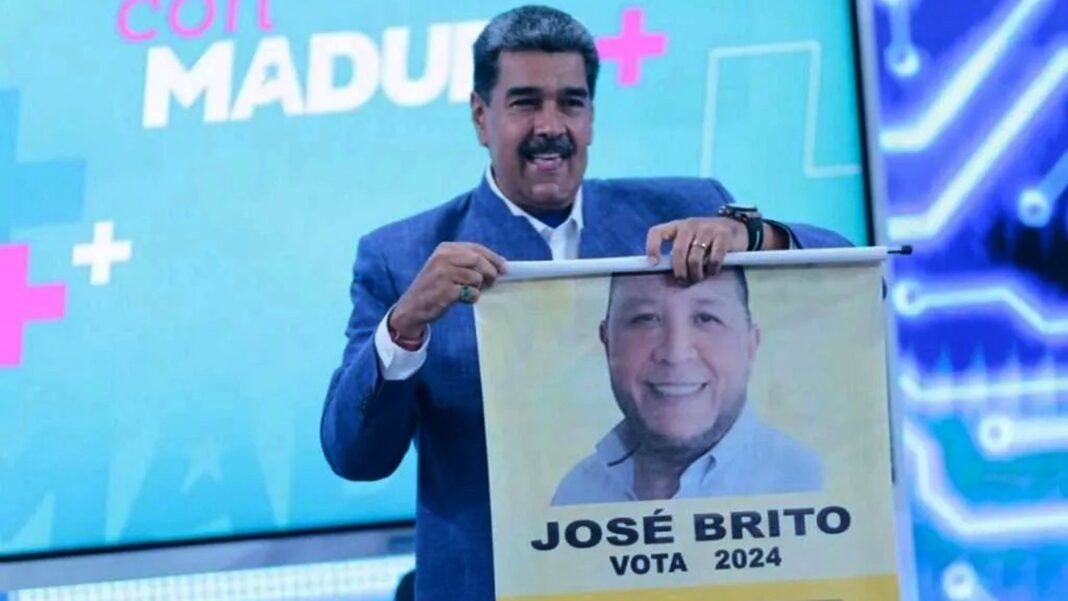 Pendones Maduro candidatos presidenciales