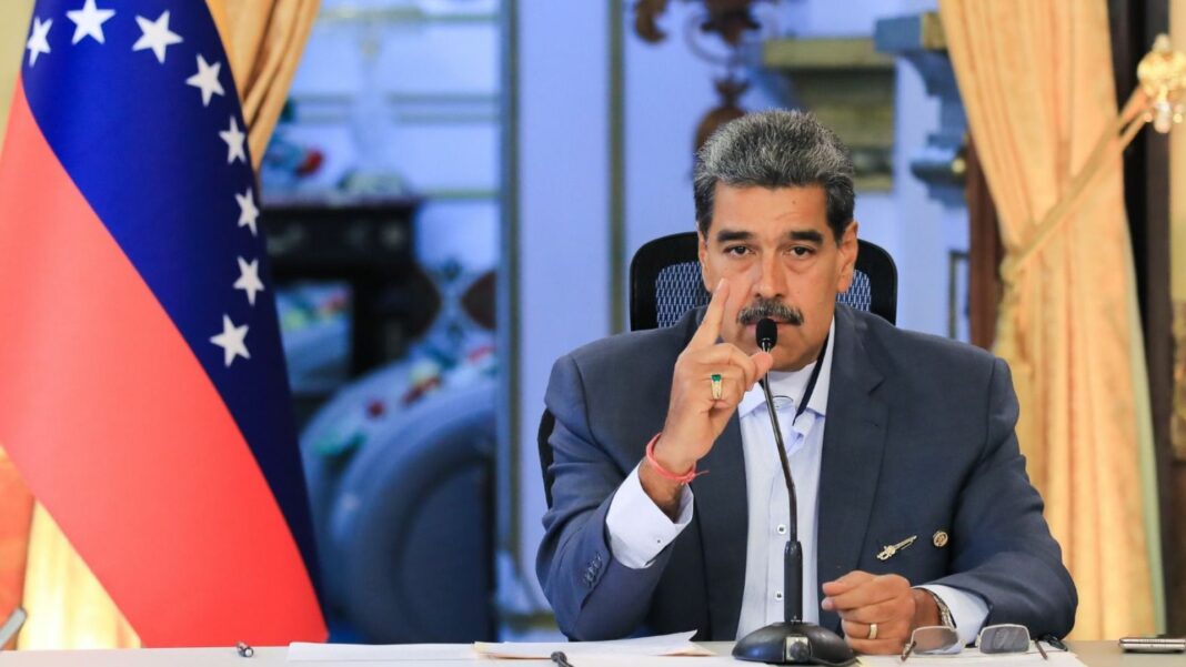 Nicolás Maduro Edmundo González