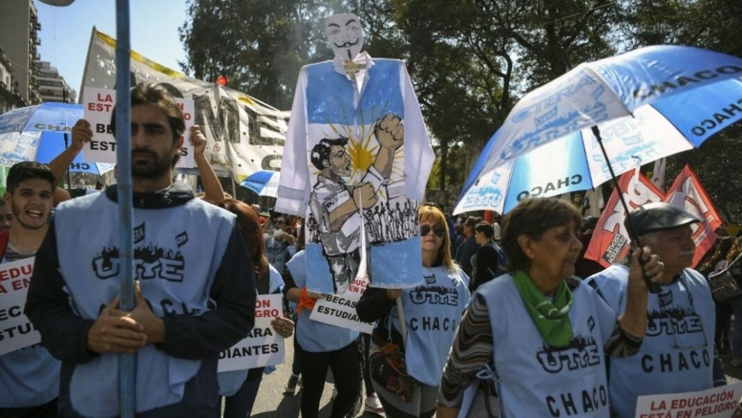 Protestan Argentina Milei educación