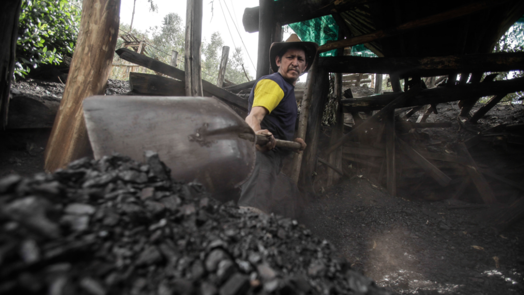 Colombia prohíbe exportación de carbón Israel