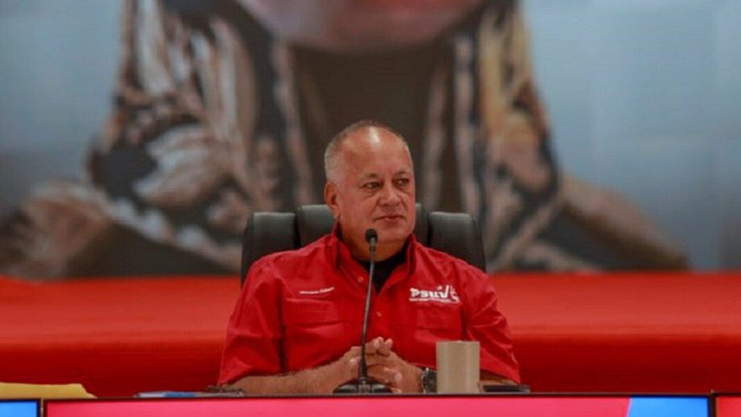 Diosdado Cabello Con El Mazo Dando