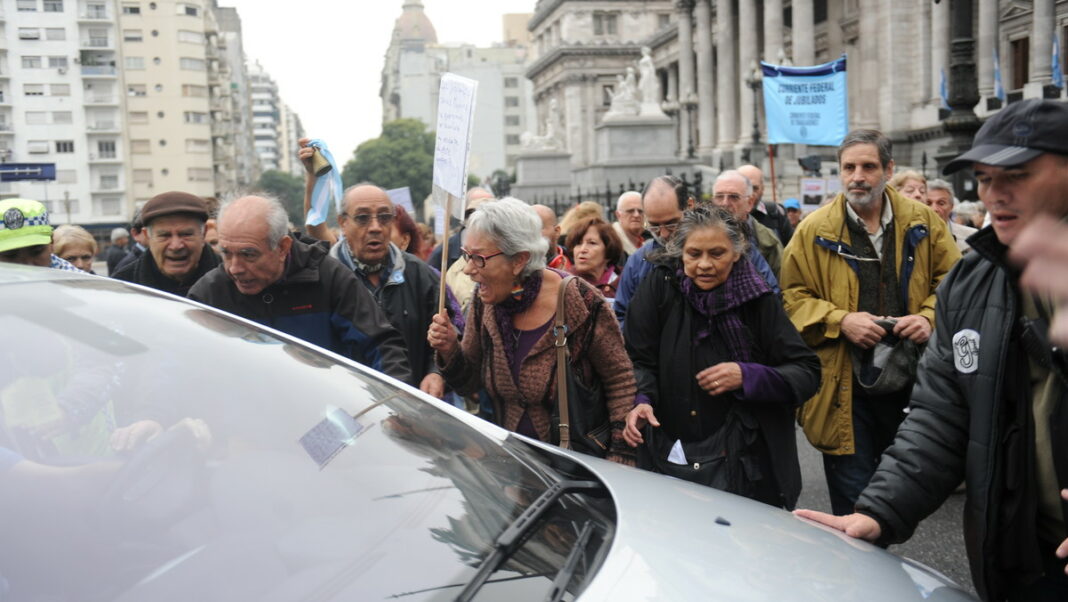 Jubilados Argentina represión Milei