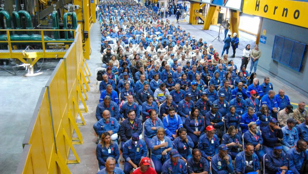 trabajadores cerraron Congreso Fascismo 