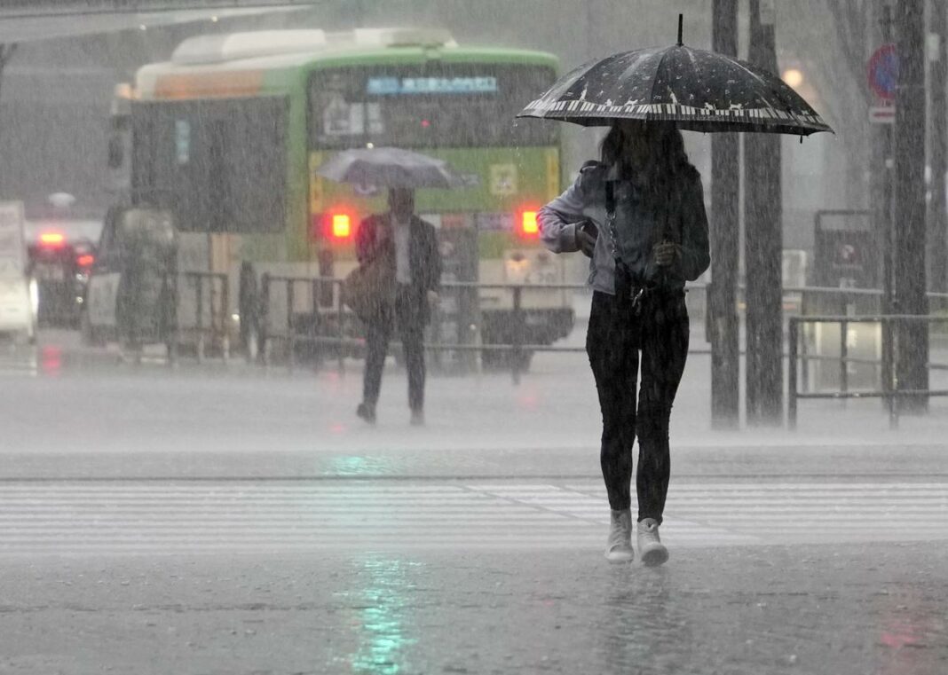 Pronostican intensas lluvias, inundaciones y deslizamientos de tierra en Japón