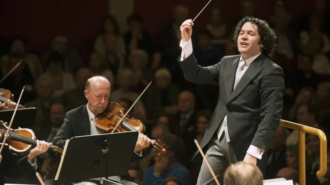 Mes Herencia Hispana Gustavo Dudamel