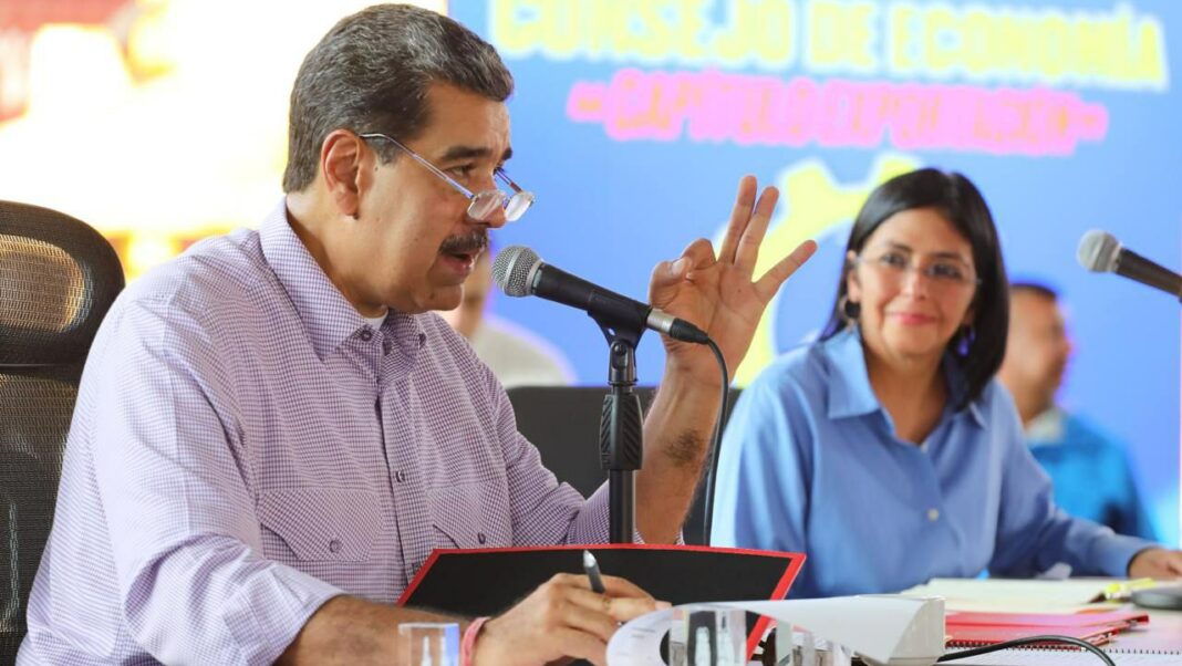 Nicolás Maduro Edmundo González