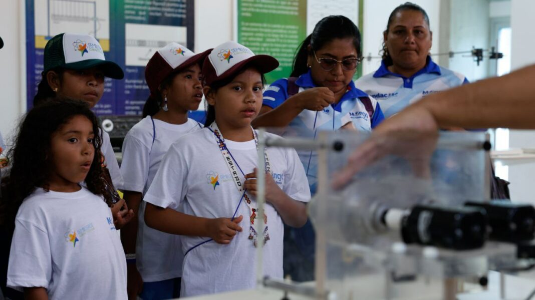 100 estudiantes Amazonas Programas Semilleros Científicos