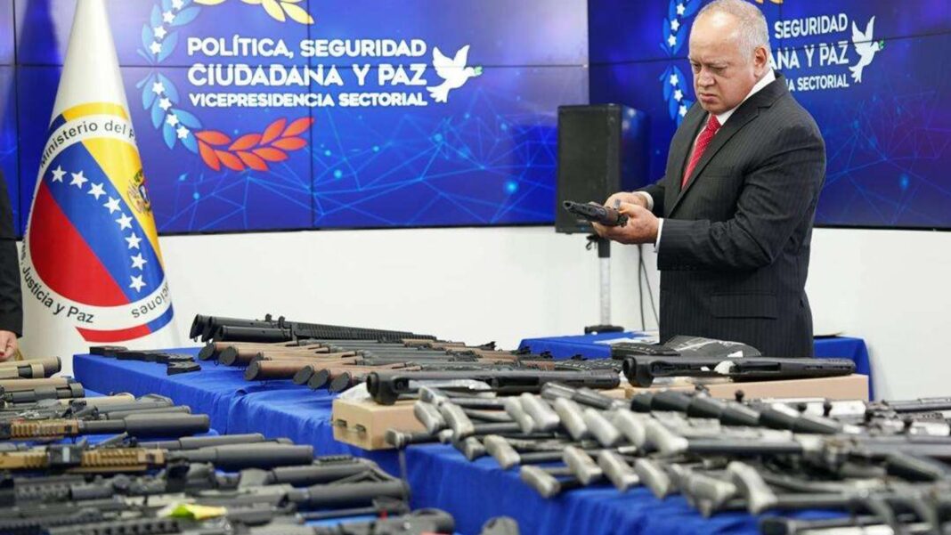 Diosdado Cabello, anunció la incautación de otras 71 armas de guerra y la captura de un nuevo grupo de mercenarios