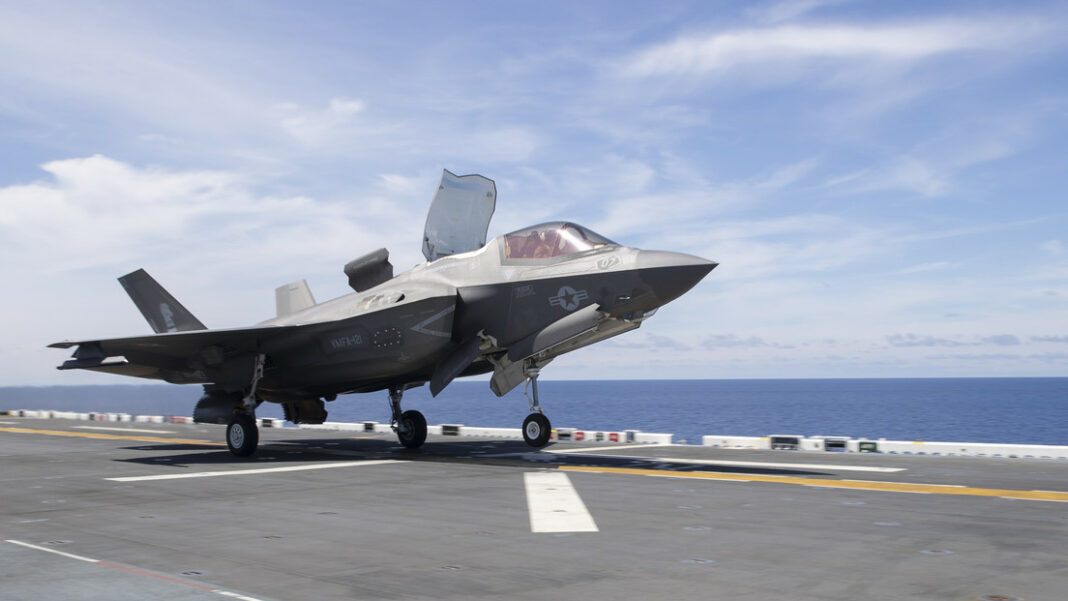 Elon Musk caza F-35