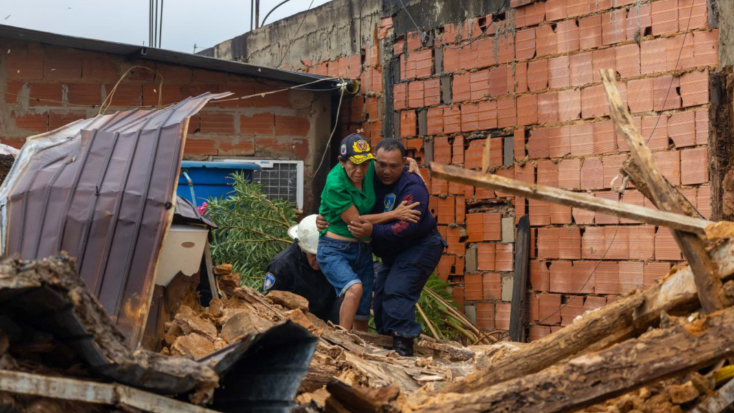 adultos mayores derrumbe vivienda Maracaibo