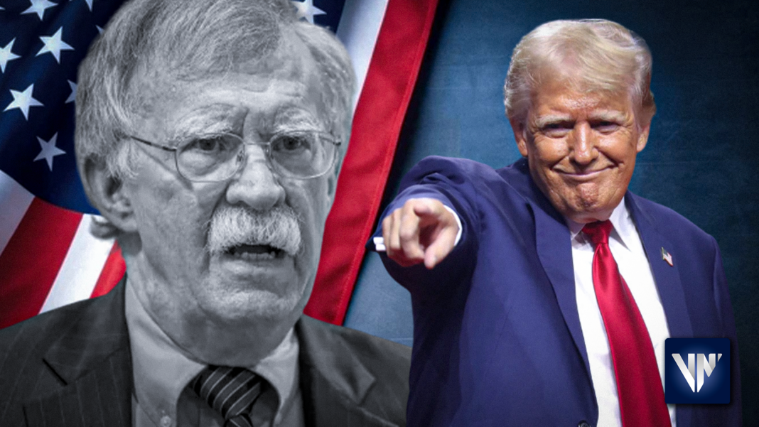 Donald Trump idiota John Bolton