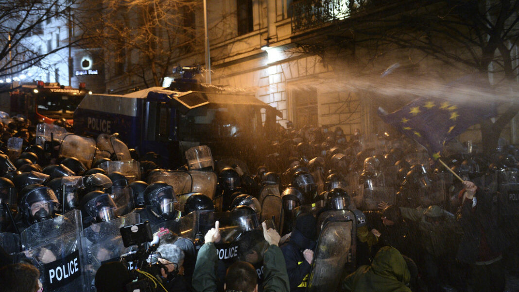 protestas Georgia cócteles molotov