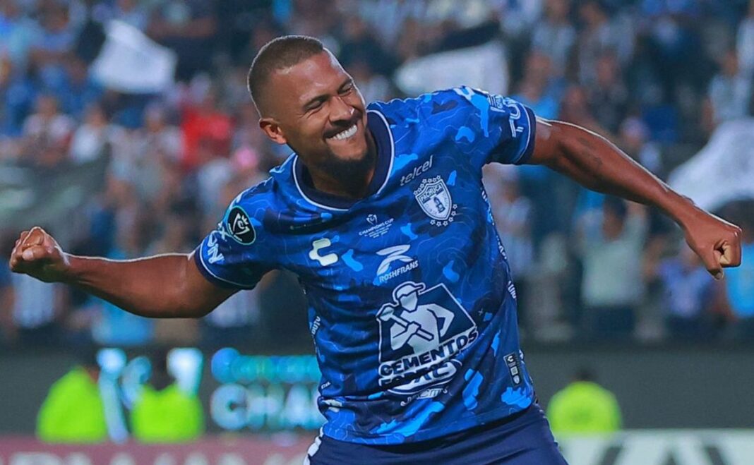 Salomón Rondón golazo pachuca