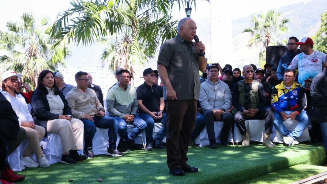 Diosdado Cabello colectivos