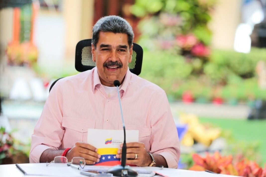 Nicolás Maduro instituciones educativas Bricomiles