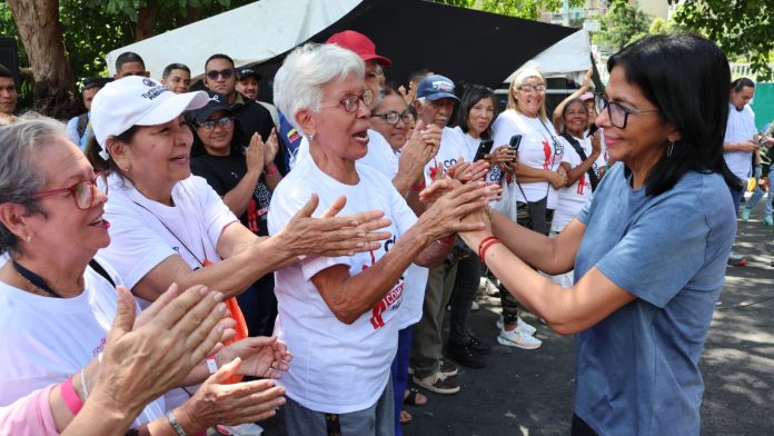 Presidenta (E) Delcy Rodríguez recorrió espacios comunales en Caucagüita Delcy Rodríguez