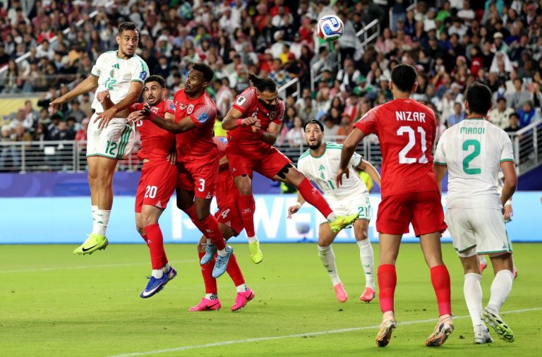 Argelia remontó ante Jordania y ganó 2-1 para seguir con vida en el Mundial