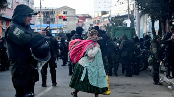 Federación de Trabajadores Campesinos de Bolivia se movilizan en rechazo al estado de excepción Campesinos Bolivia estado excepción
