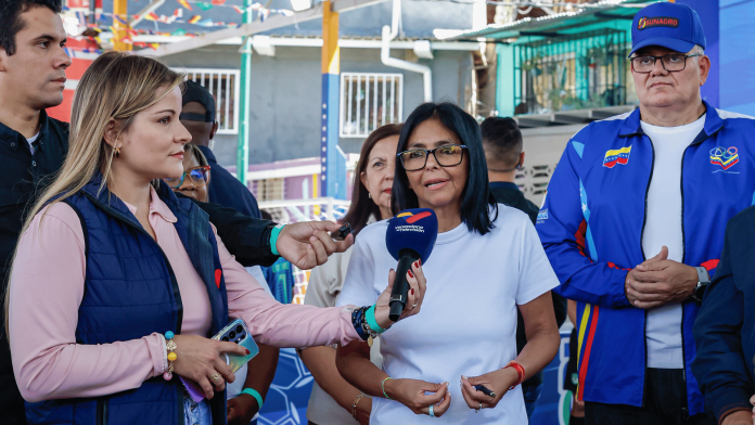 Presidenta (E) Delcy Rodríguez insta al pueblo venezolano a participar en Consulta Popular Nacional del 12 de julio Delcy Rodríguez Consulta Popular Nacional 12 de julio