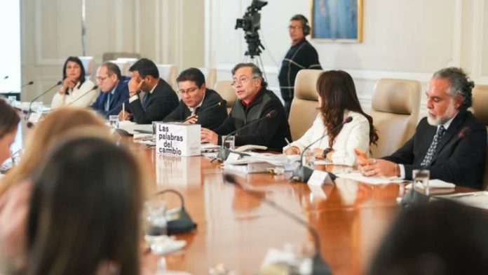 Gustavo Petro Presidente de Colombia Plan Internacional Operación Ajax
