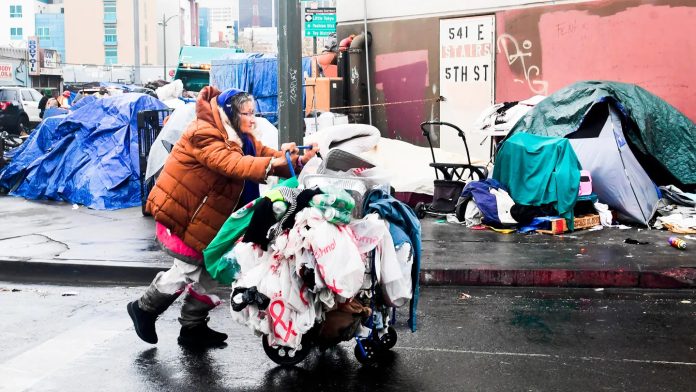 Maquillaje Mundial: EE.UU. esconde a cientos de miles de personas sin hogar Personas sin hogar EE.UU. Mundial 2026